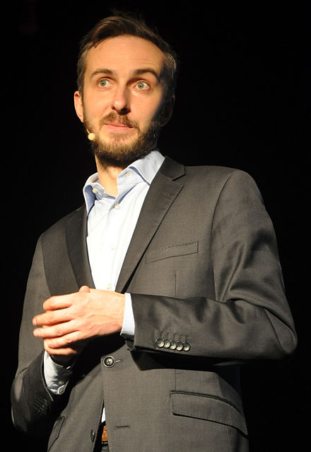 Jan_Böhmermann_in_Rostock_2014_06