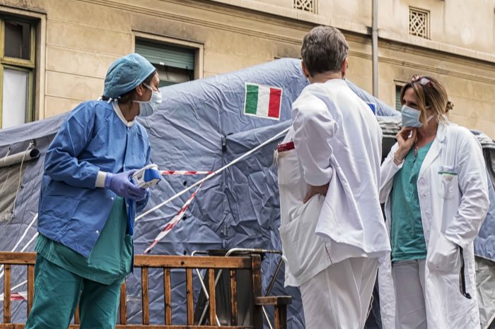 L1040699 Untitleda tag